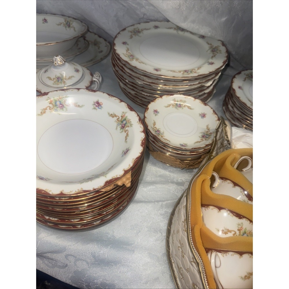 Harmony House Wembley Fine China 92 Piece Set. vintage. - Picture 3 of 16
